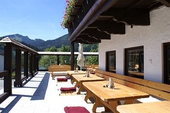 Imagen del bar/restaurante del Hotel Gundl Alm. Foto 8