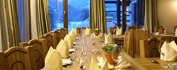 Imagen del bar/restaurante del Hotel Gundl Alm. Foto 9