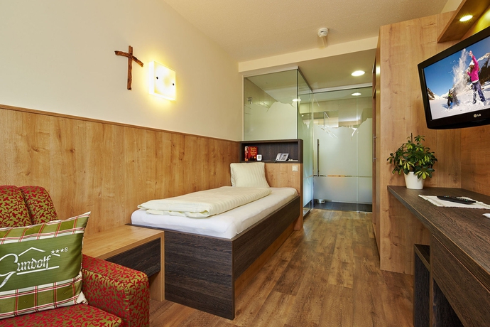 Imagen de la habitación del Hotel Gundolf. Foto 2
