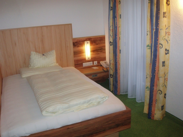 Imagen de la habitación del Hotel Gundolf. Foto 4