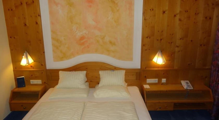 Imagen de la habitación del Hotel Gundolf. Foto 7