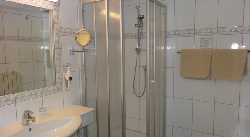 Imagen de la habitación del Hotel Gundolf. Foto 8