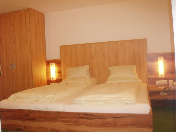 Imagen de la habitación del Hotel Gundolf. Foto 11