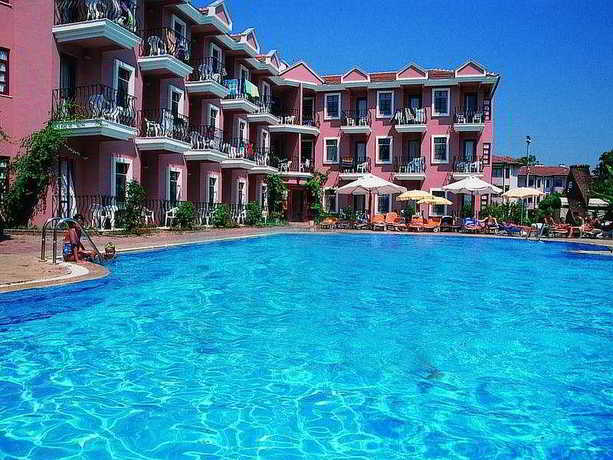 Imagen de la piscina del Hotel Gunes Fethiye. Foto 6
