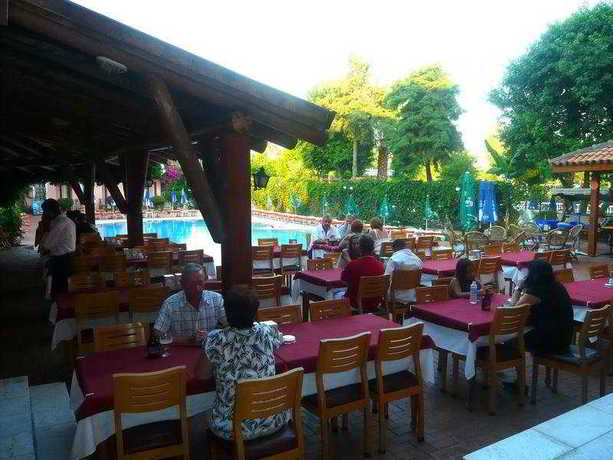 Imagen del bar/restaurante del Hotel Gunes Fethiye. Foto 2