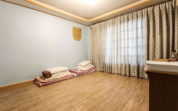 Imagen de la habitación del Hotel Gunsan El Dorado. Foto 4
