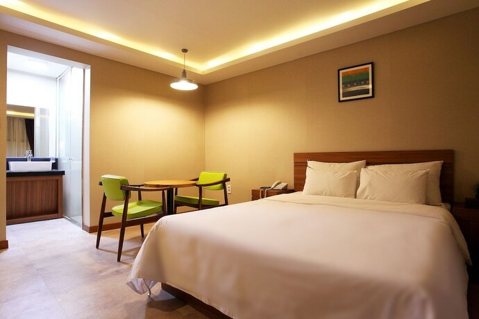 Imagen de la habitación del Hotel Guri Africa. Foto 14