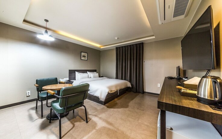 Imagen de la habitación del Hotel Guri Africa. Foto 18