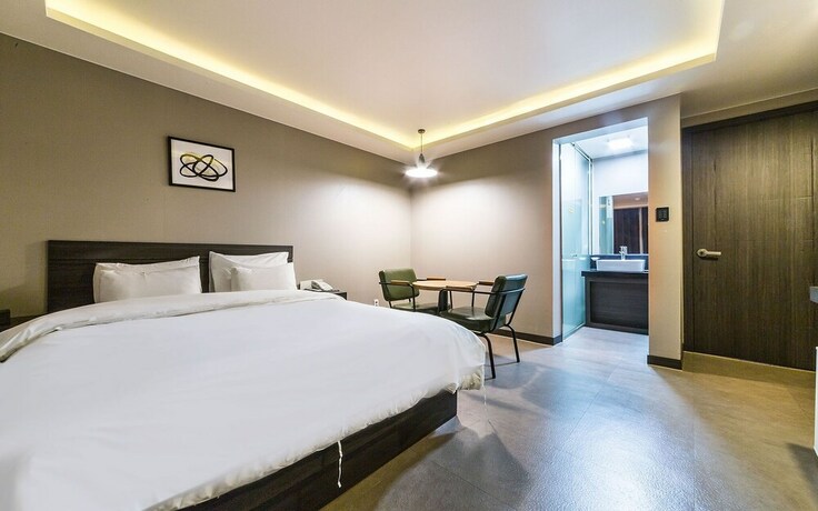 Imagen de la habitación del Hotel Guri Africa. Foto 21