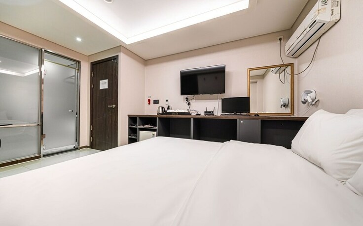 Imagen de la habitación del Hotel Guri Boutique Yeogi. Foto 33