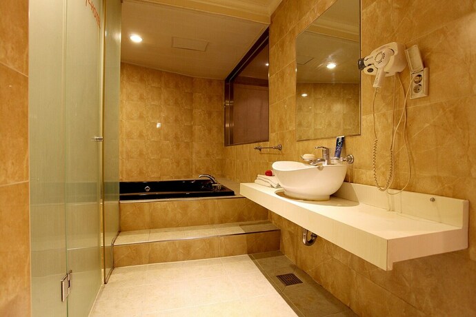 Imagen de la habitación del Hotel Guri Film 372. Foto 16