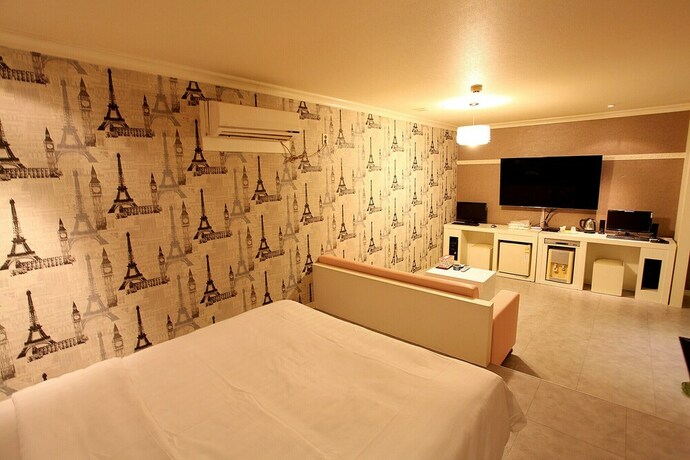 Imagen de la habitación del Hotel Guri Film 372. Foto 18