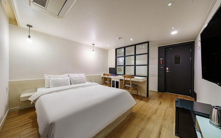 Imagen de la habitación del Hotel Guri Hong Kong. Foto 21