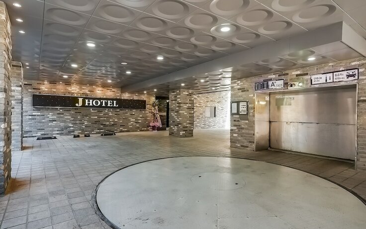 Imagen de los interiores del Hotel Guri J. Foto 31