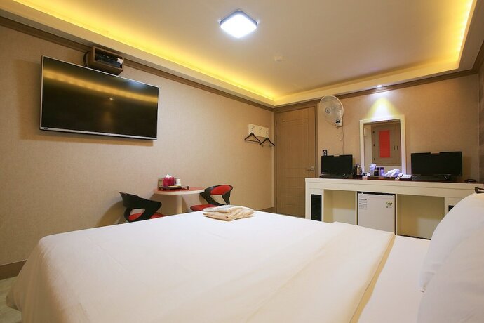 Imagen general del Hotel Guri K. Foto 8