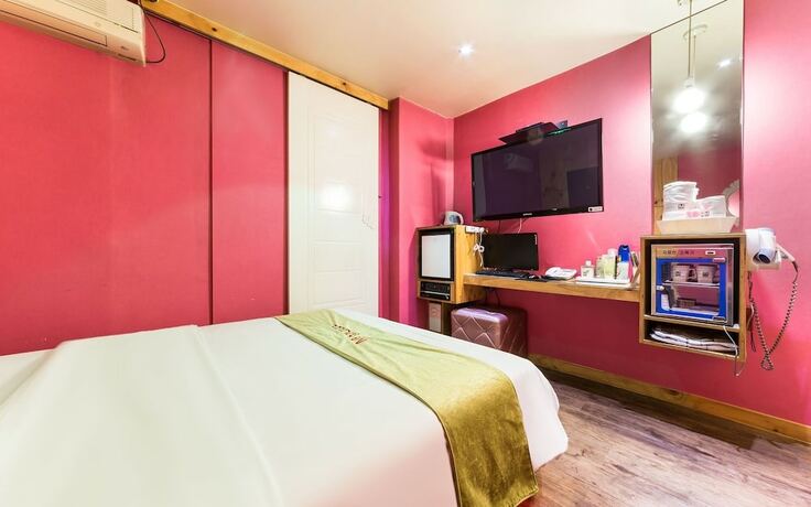 Imagen de la habitación del Hotel Guri M. Foto 20