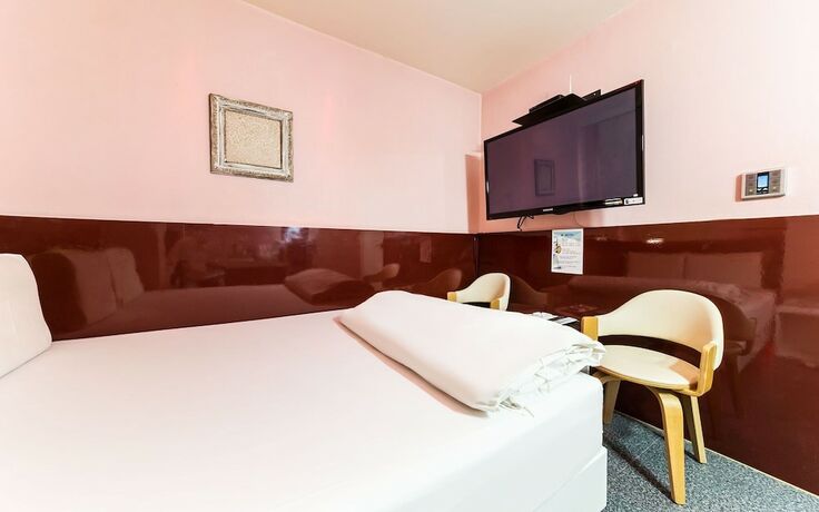 Imagen de la habitación del Hotel Guri M. Foto 29