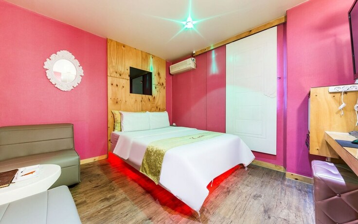 Imagen de la habitación del Hotel Guri M. Foto 36