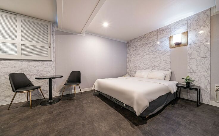 Imagen de la habitación del Hotel Guri Newcastle. Foto 17