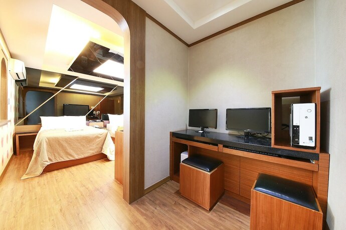 Imagen general del Hotel Guri Zenith. Foto 7