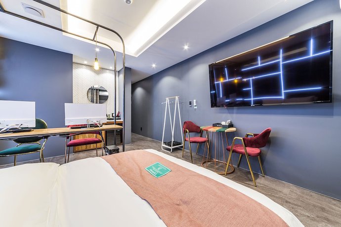 Imagen de la habitación del Hotel Guri in Cafe. Foto 13