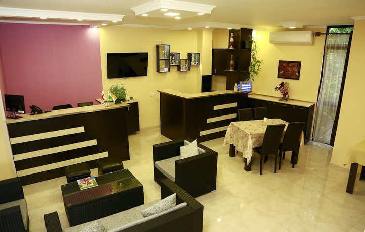 Imagen de los interiores del Hotel Guru, Tbilisi. Foto 19