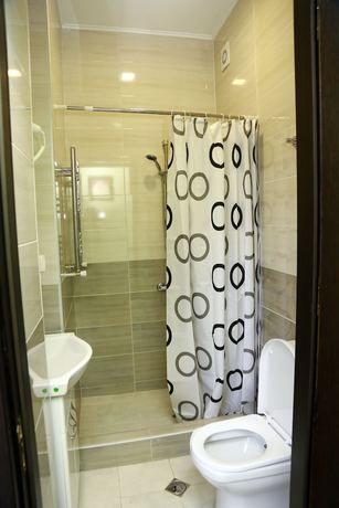 Imagen de la habitación del Hotel Guru, Tbilisi. Foto 9