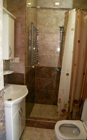 Imagen de la habitación del Hotel Guru, Tbilisi. Foto 12