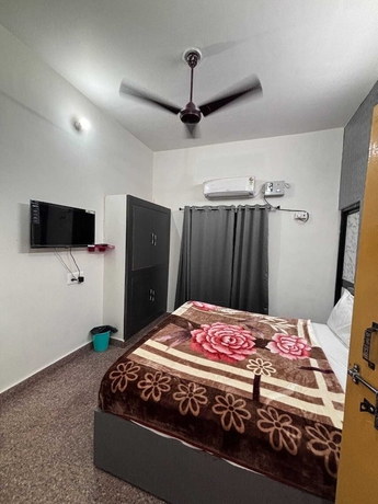 Imagen de la habitación del Hotel Gurudev Palace. Foto 3