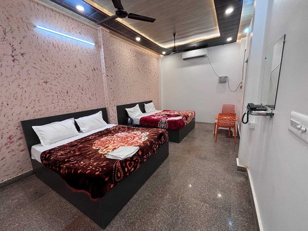 Imagen de la habitación del Hotel Gurudev Palace. Foto 4