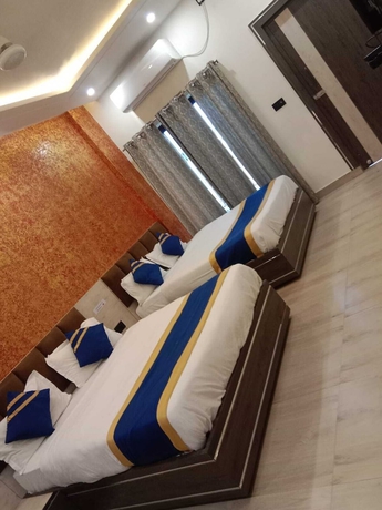 Imagen de la habitación del Hotel Gurudev Palace. Foto 9