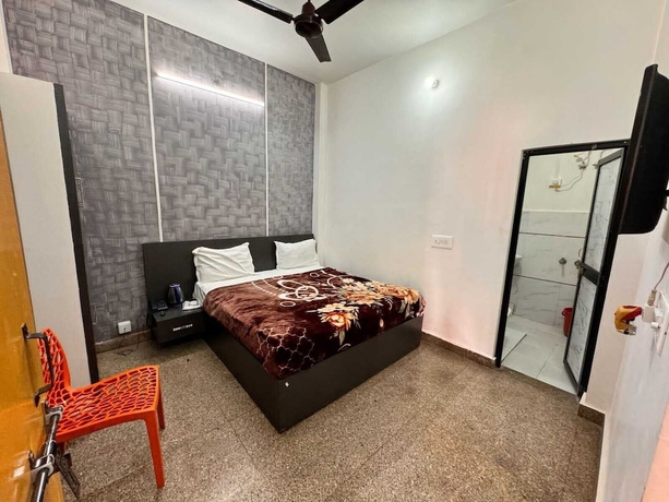 Imagen de la habitación del Hotel Gurudev Palace. Foto 12