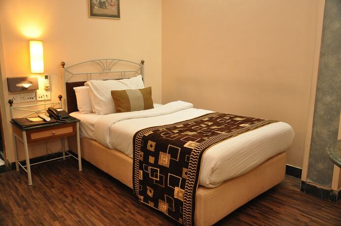 Imagen de la habitación del Hotel Gurukripa, Varkund. Foto 12