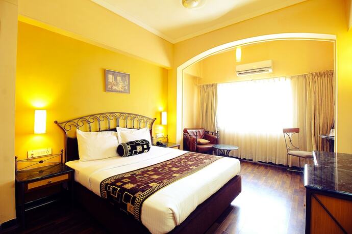 Imagen de la habitación del Hotel Gurukripa, Varkund. Foto 13