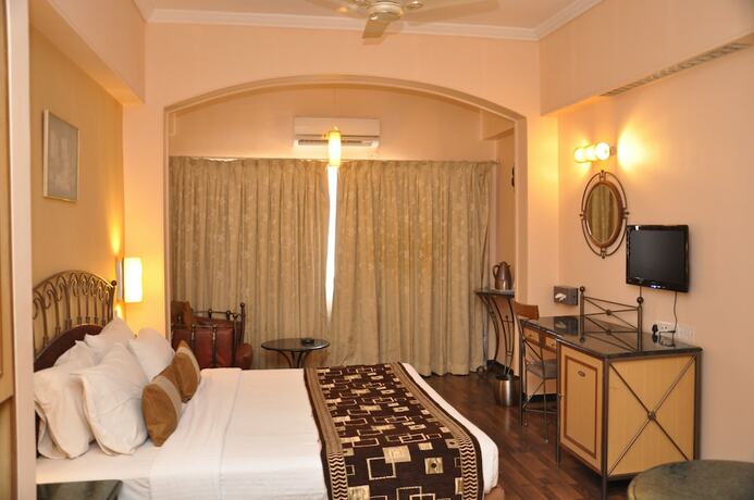 Imagen de la habitación del Hotel Gurukripa, Varkund. Foto 18