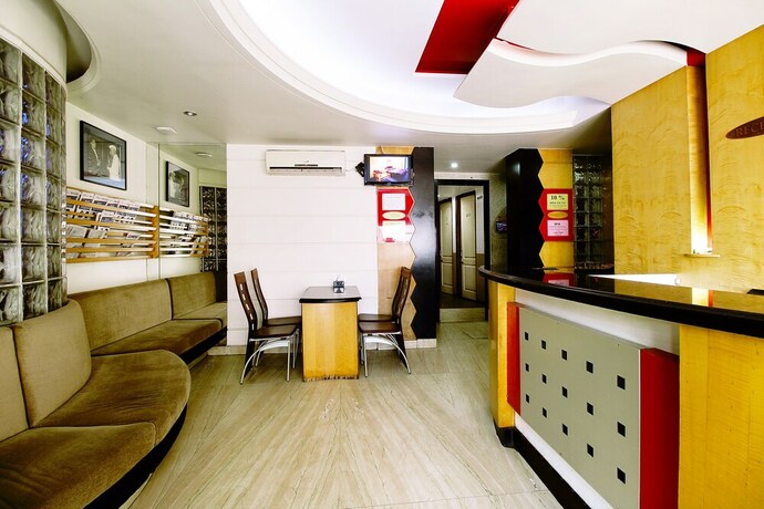 Imagen de los interiores del Hotel Gurukripa, Varkund. Foto 25