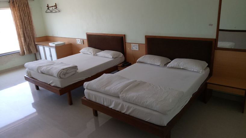 Imagen de la habitación del Hotel Guruprerna Beacon Resort, Dwarka. Foto 6