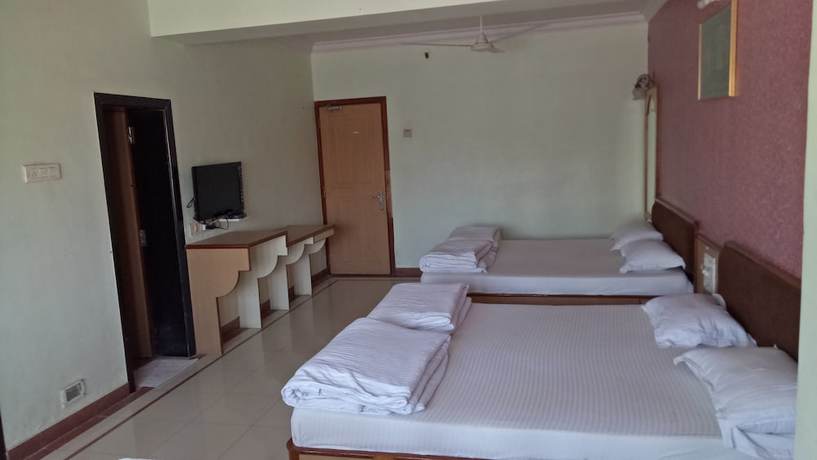 Imagen de la habitación del Hotel Guruprerna Beacon Resort, Dwarka. Foto 12