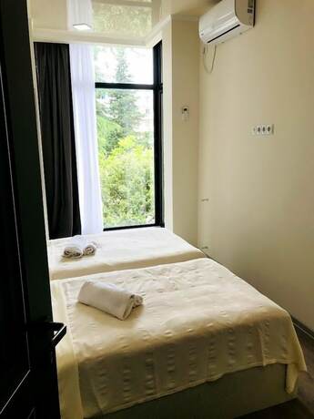 Imagen de la habitación del Hotel Gurya. Foto 16