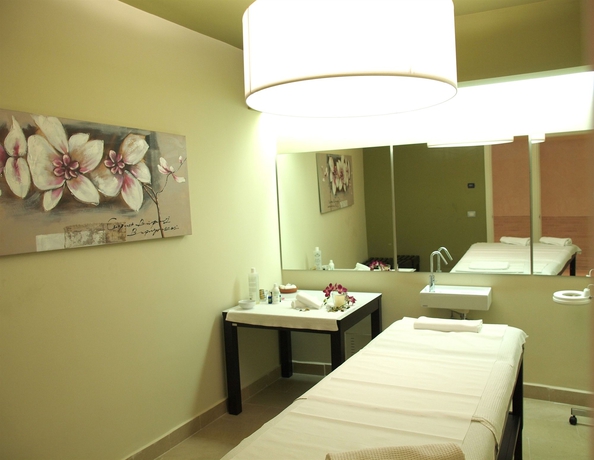 Imagen de la piscina del Hotel Gusmay Resort &ndash; Gusmay and Suite Le Dune. Foto 10