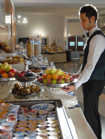 Imagen del bar/restaurante del Hotel Gusmay Resort &ndash; Gusmay and Suite Le Dune. Foto 3