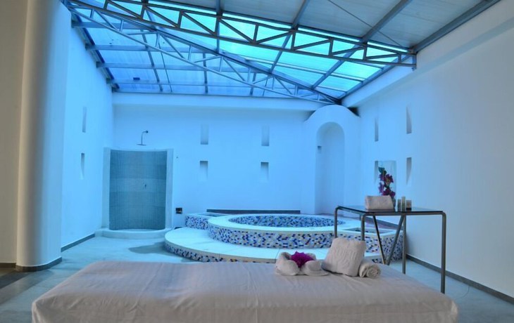 Imagen de los interiores del Hotel Gustafha. Foto 16