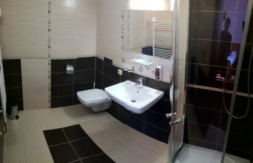 Imagen de la habitación del Hotel Gustav Mahler. Foto 6