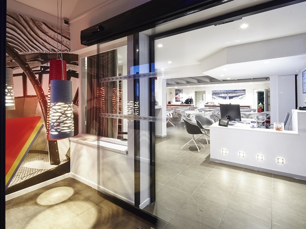 Imagen de los interiores del Hotel Gustave Colmar. Foto 16