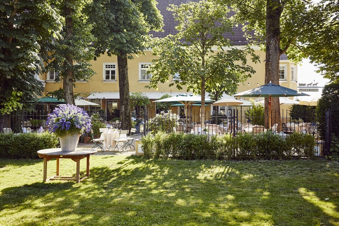 Imagen de los exteriores del Hotel Gutsgasthof Stangl, Vaterstetten. Foto 17