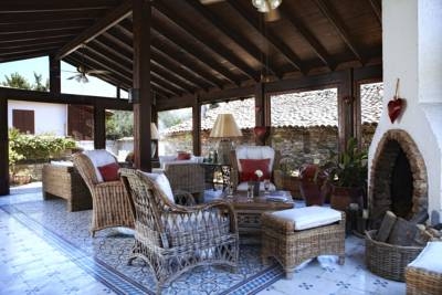 Imagen del bar/restaurante del Hotel G&uuml;ll&uuml; Konakları. Foto 4