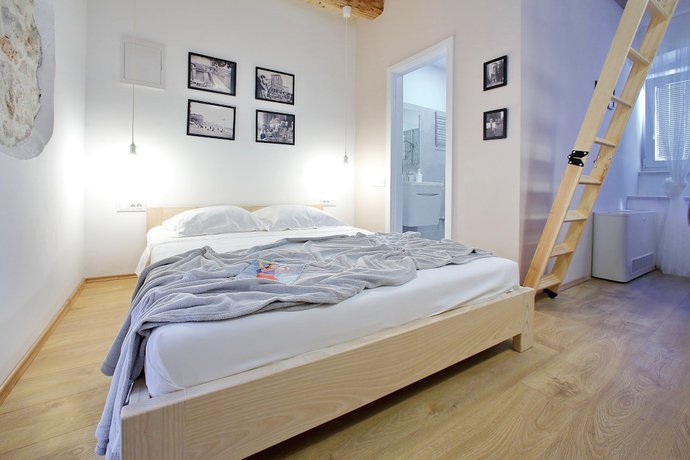 Imagen de la habitación del Hotel Guverna New City Accommodation. Foto 4