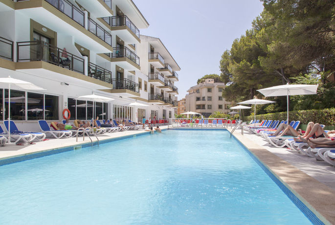 Imagen de la piscina del Hotel Guya Wave. Foto 12