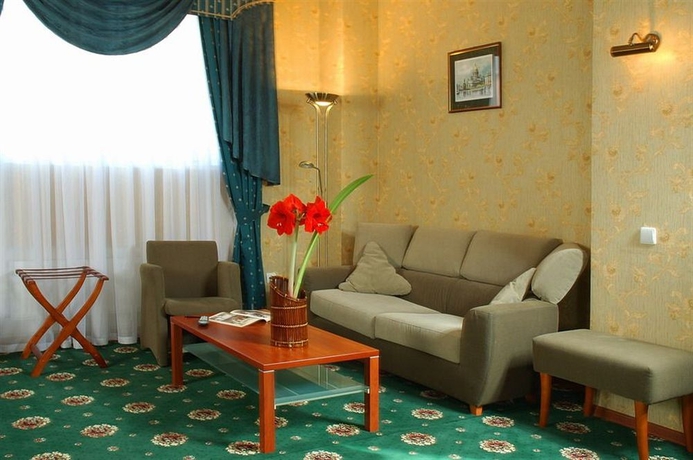 Imagen de los interiores del Hotel Guyot Business Boutique. Foto 5