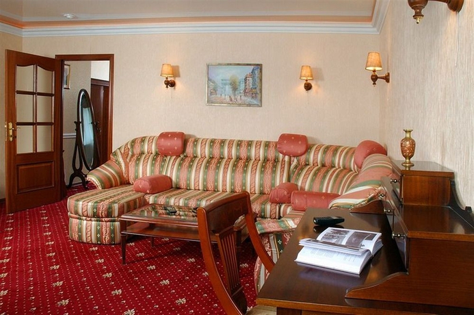 Imagen de los interiores del Hotel Guyot Business Boutique. Foto 6
